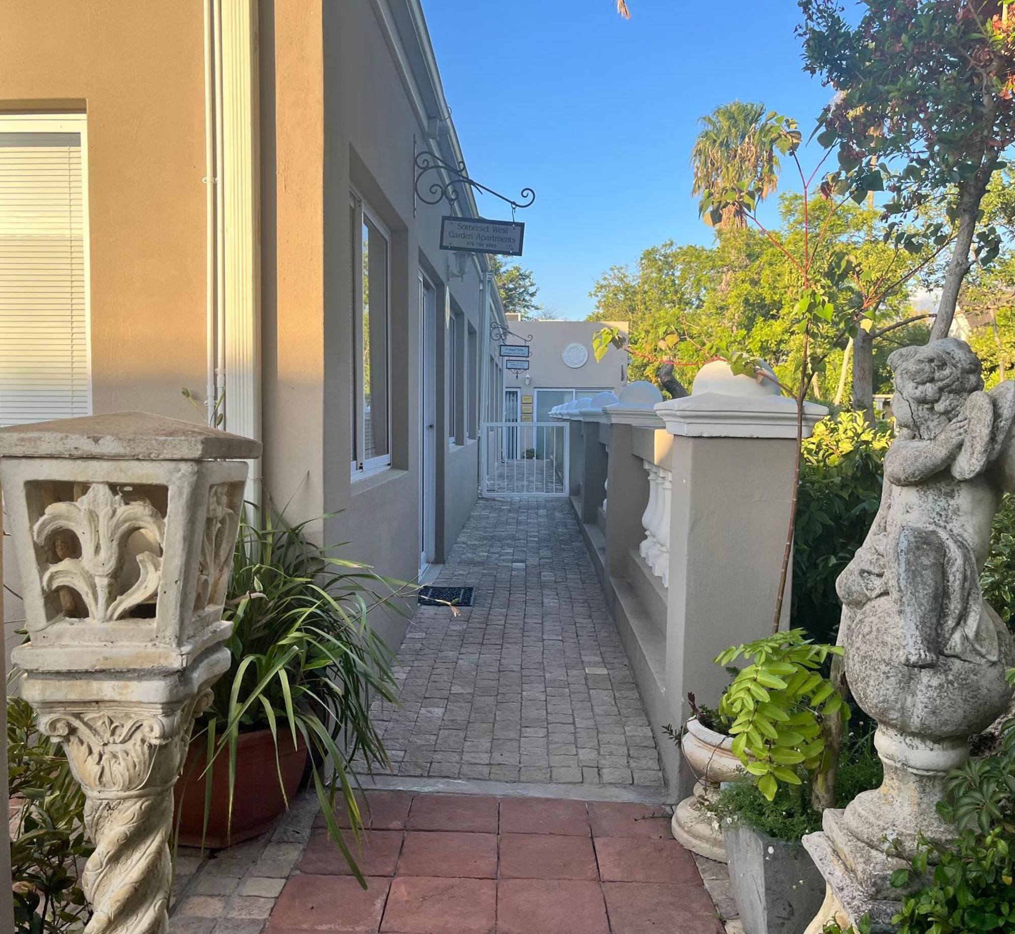 Somerset West Garden Apartments 2 Bagian luar foto